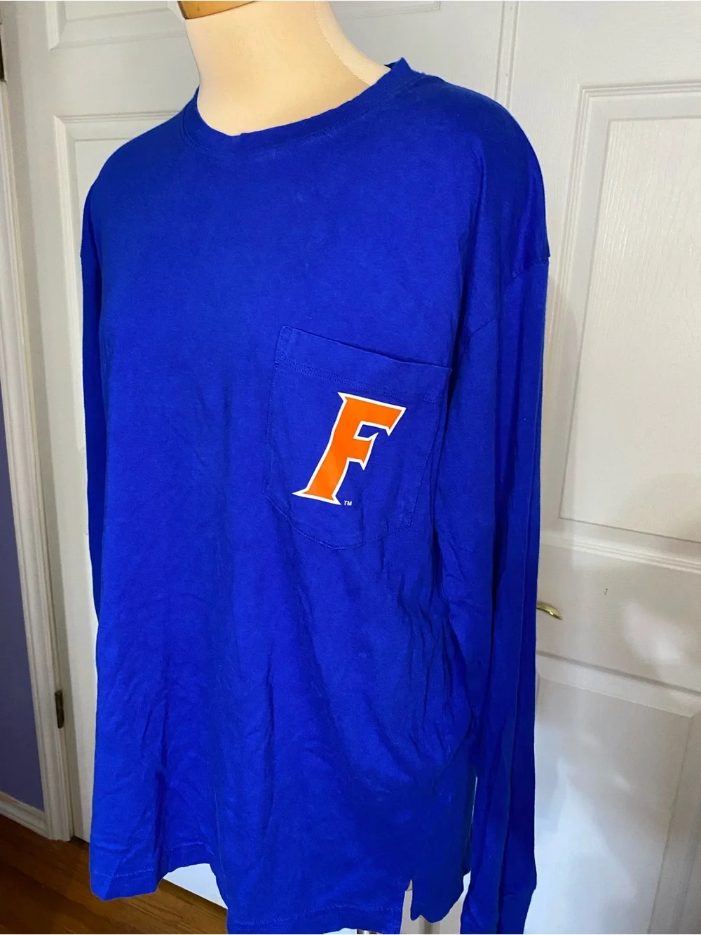 PINK Victoria's Secret Royal Blue Long Sleeve Florida Sequin Gator Tee - Picture 2 of 5